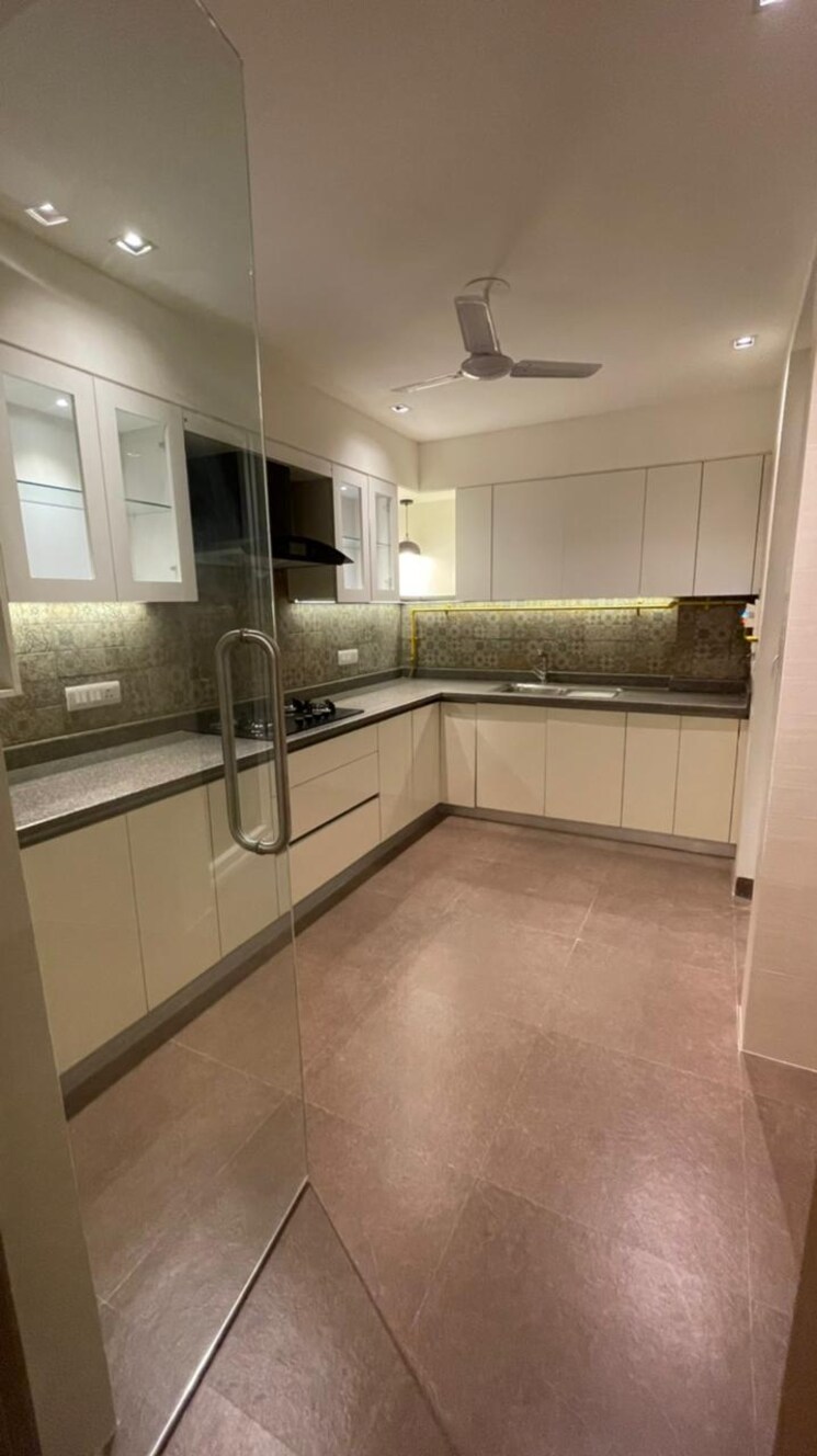 Kitchen, chittaranjan park 3 Bedroom 160 Sq.Yd. Builder Floor In Chittaranjan Park Delhi 9176937