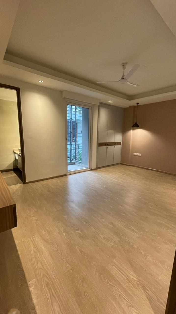 3 BHK + Servant Room Builder Floor For Sale in Chittaranjan Park