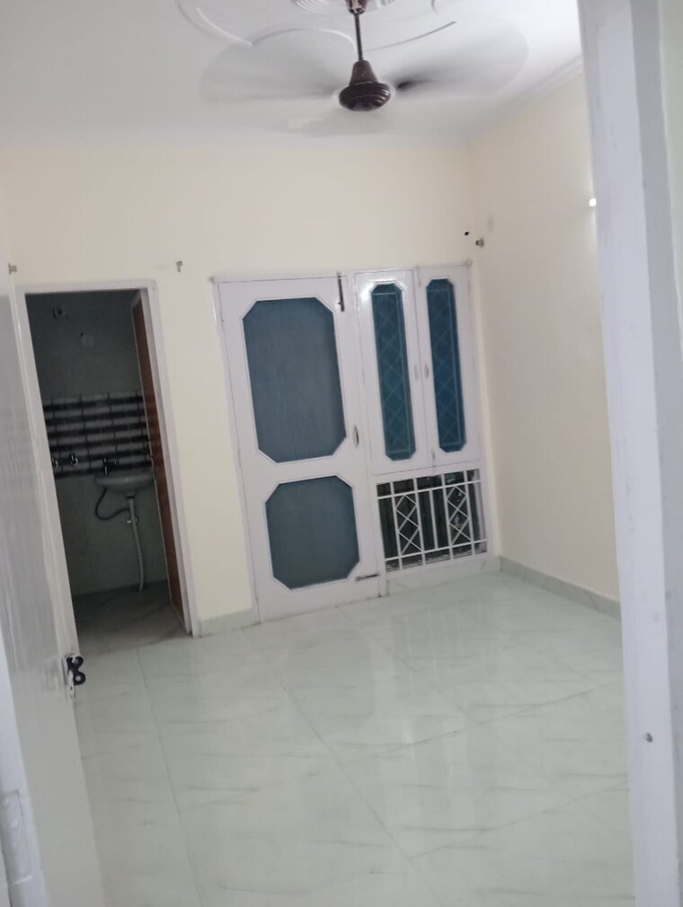 undefined, patparganj 3 Bedroom 1100 Sq.Ft. Apartment In Patparganj Delhi 9177102