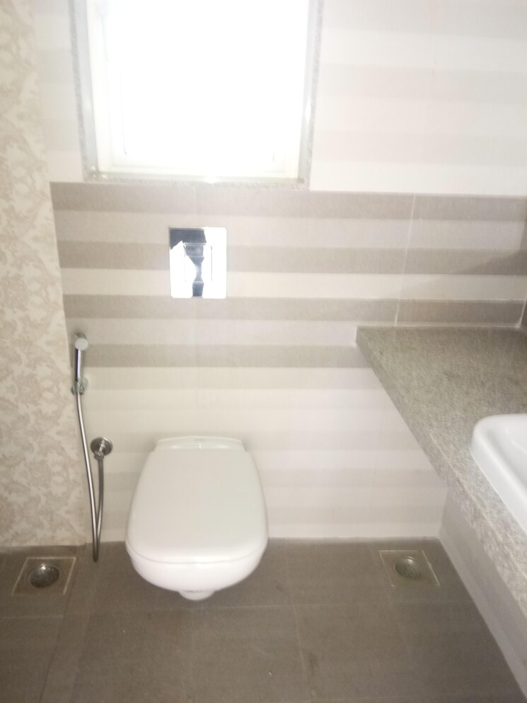 Bathroom, andheri west 2 Bedroom 800 Sq.Ft. Apartment In Andheri West Mumbai 9177144