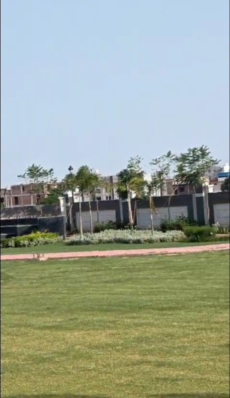 Garden, panchkula urban estate  100 Sq.Yd. Plot In Panchkula Urban Estate Panchkula 9177177