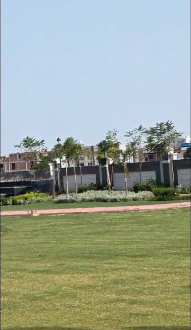 Garden, panchkula urban estate  100 Sq.Yd. Plot In Panchkula Urban Estate Panchkula 9177177