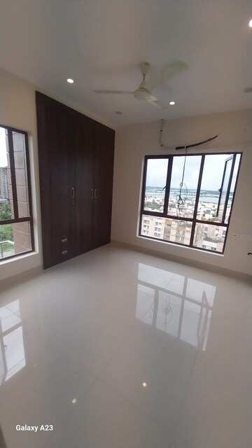 Room in 2 BHK Apartment at Sunshine Enclave New Town, New Town – for Sale