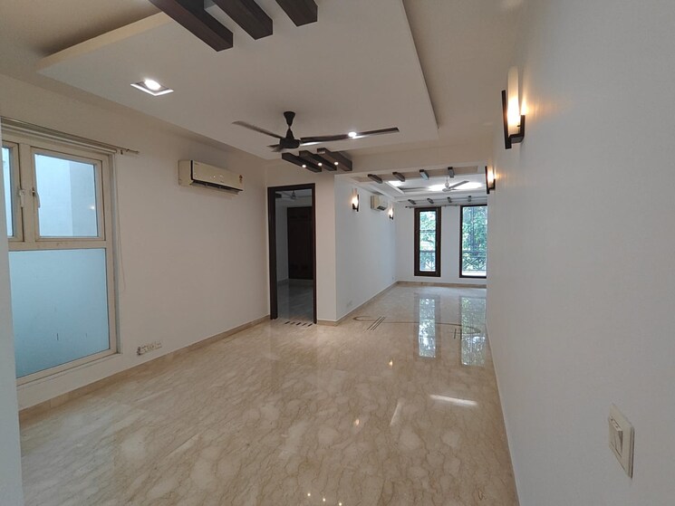 Room, sarvodaya enclave 3 Bedroom 200 Sq.Yd. Builder Floor In Sarvodaya Enclave Delhi 9177195
