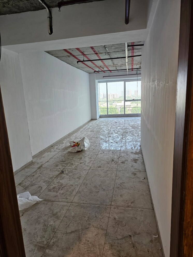Room, sindhu bhavan road Commercial Office Space 982 Sq.Ft. In Sindhu Bhavan Road Ahmedabad 9177244