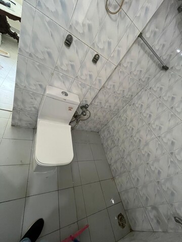 Bathroom in 3 BHK Apartment at Ansal Sushant Estate, Sector 52 – for Rent