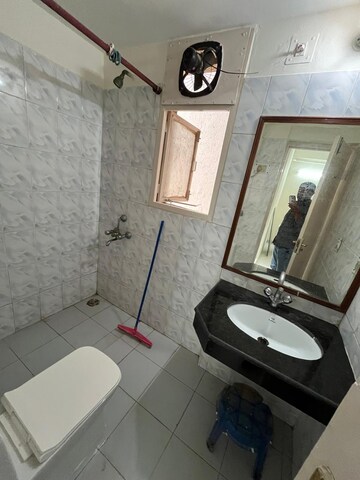 Team Area in 3 BHK Apartment at Ansal Sushant Estate, Sector 52 – for Rent