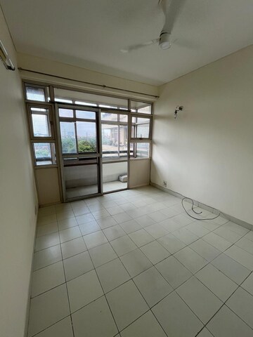 Room in 3 BHK Apartment at Ansal Sushant Estate, Sector 52 – for Rent