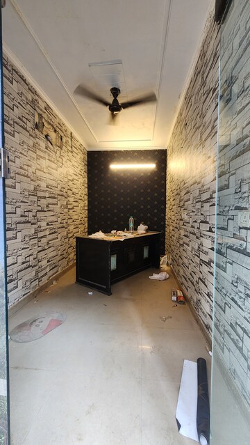  Shop For Rent in Dwarka Mor
