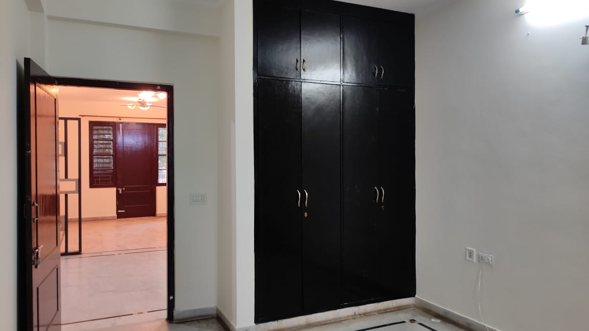2 BHK Apartment For Rent in Maple Heights