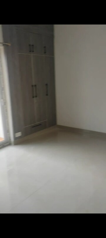 Room in 3 BHK Apartment at NCR Monarch, Sector 1 Greater Noida – for Rent