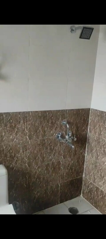 Furnished Amenities in 3 BHK Apartment at NCR Monarch, Sector 1 Greater Noida – for Rent