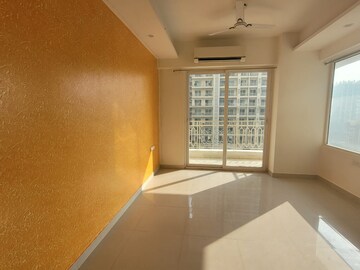 Room in 3 BHK Apartment at Mahagun Mirabella, Sector 79 – for Rent