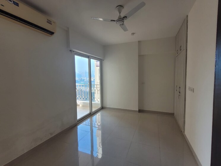 Room, mahagun-mirabella 3 Bedroom 1730 Sq.Ft. Apartment In Sector 79 Noida 9177389