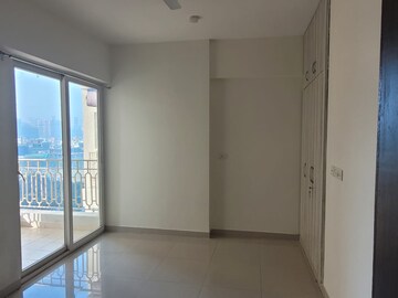 Room in 3 BHK Apartment at Mahagun Mirabella, Sector 79 – for Rent