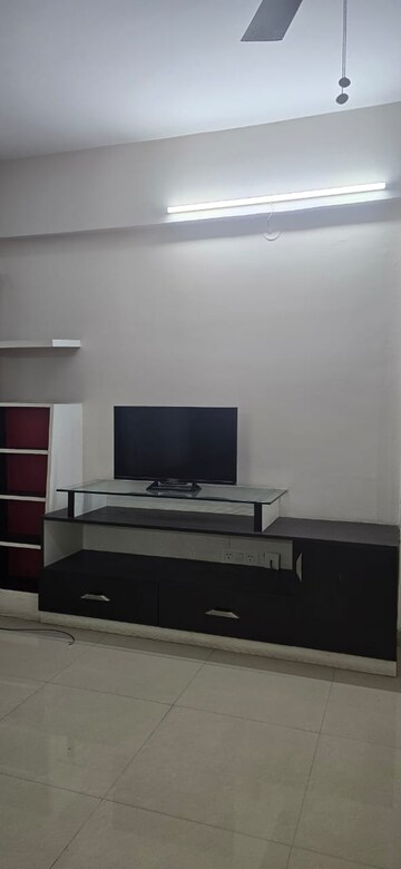 Furnished Amenities in 3 BHK Apartment at DSR Rainbow Heights, Hsr Layout – for Rent