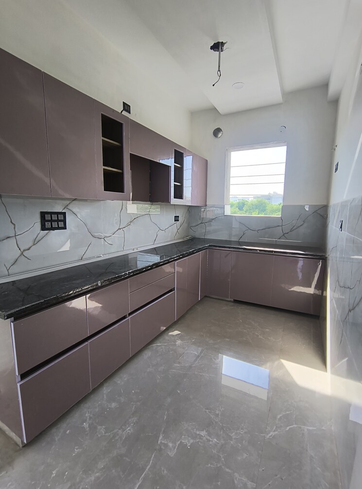 Kitchen, green fields colony 3 Bedroom 200 Sq.Yd. Builder Floor In Green Fields Colony Faridabad 9177468