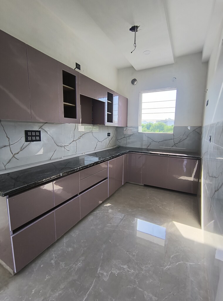 Kitchen, green fields colony 3 Bedroom 200 Sq.Yd. Builder Floor In Green Fields Colony Faridabad 9177468