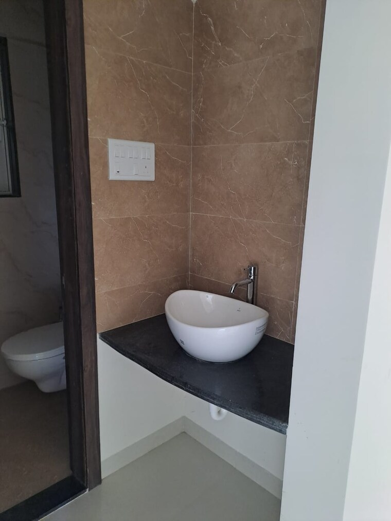 Bathroom, navi peth 1 Bedroom 473 Sq.Ft. Apartment In Navi Peth Pune 9177472