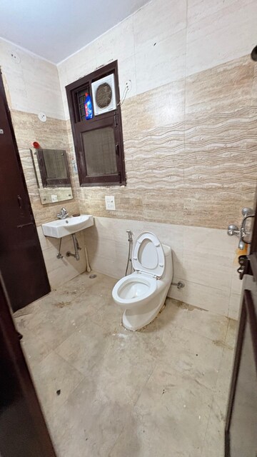 Bathroom in 2 BHK Builder Floor at Arzoo Apartment, Sector 51 – for Rent