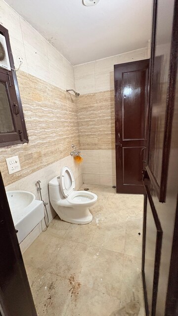 Bathroom in 2 BHK Builder Floor at Arzoo Apartment, Sector 51 – for Rent