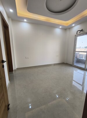 Building Lobby in 3 BHK Builder Floor at Green Fields Colony – for Sale