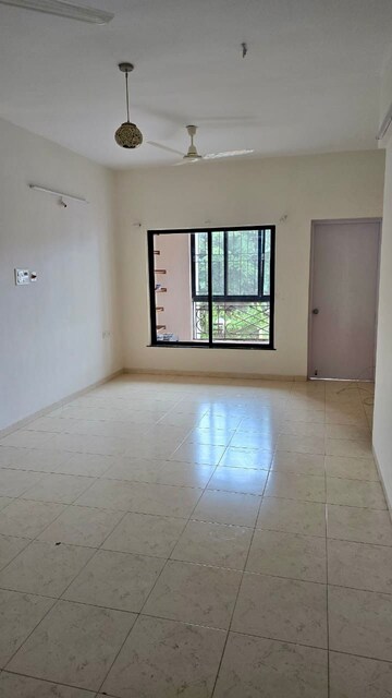 Room in 2 BHK Apartment at Nyati Meadows, Wadgaon Sheri – for Rent