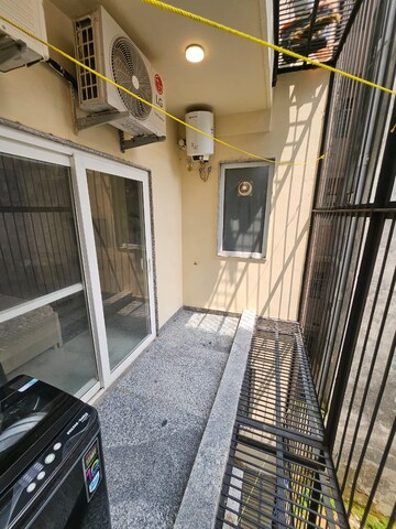 Balcony in 1 BHK Builder Floor at Royal Homez, Sector 43 – for Rent