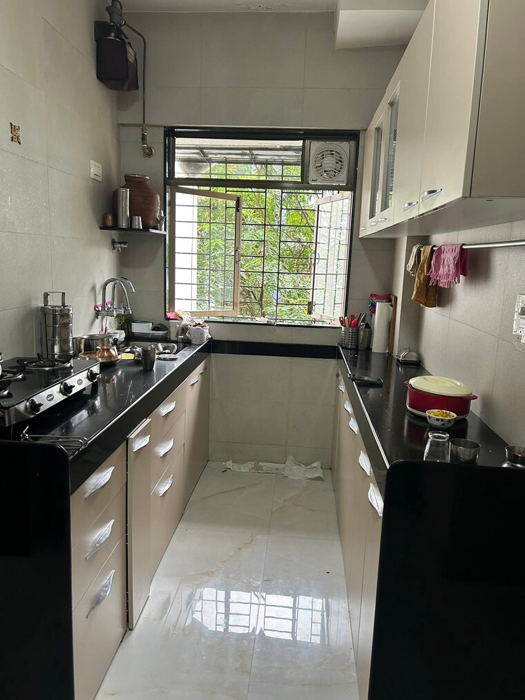 Team Area, shree-suryodaya-chs 2 Bedroom 700 Sq.Ft. Apartment In Dahisar East Mumbai 9177577