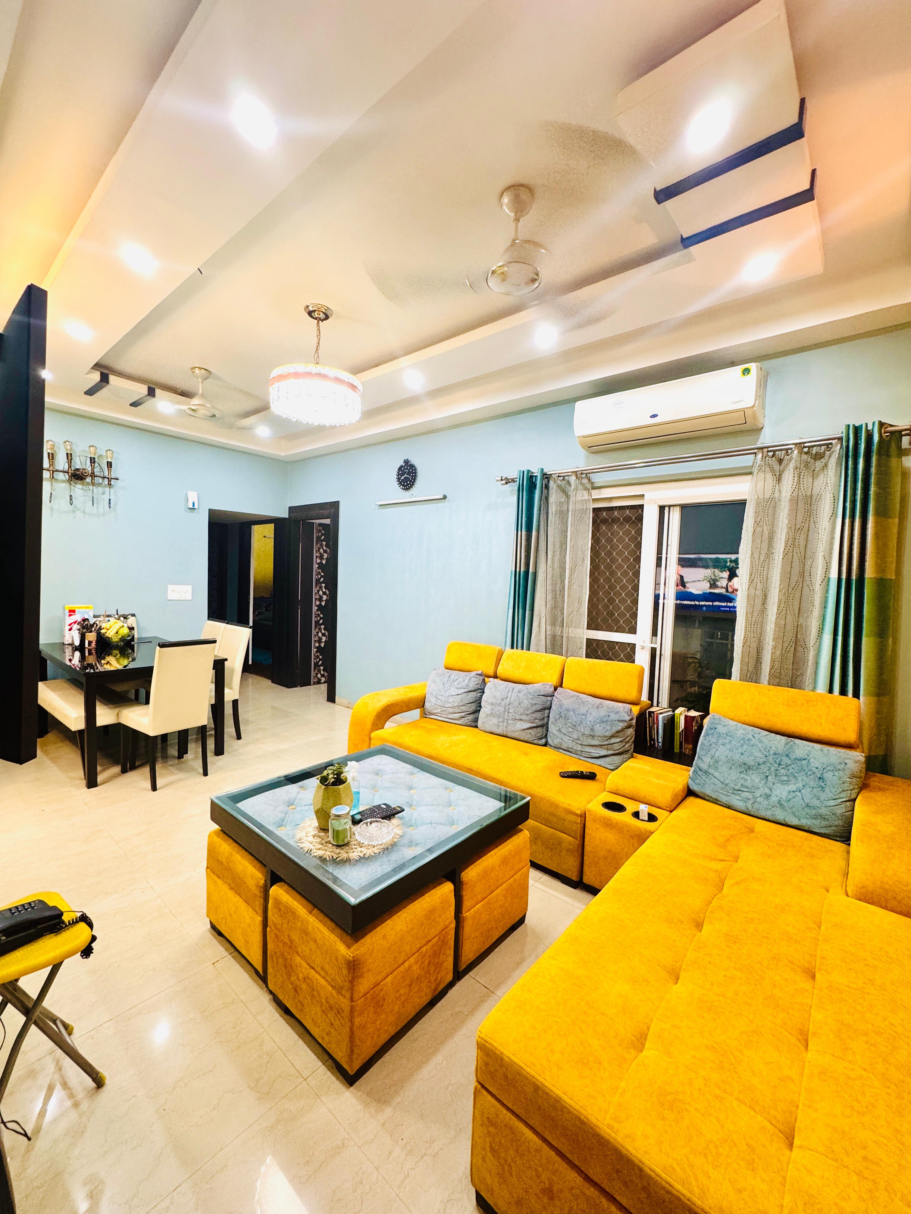 3 BHK + Extra Room Apartment For Rent in Antriksh Golf View