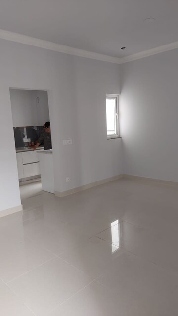 Room in 3 BHK Builder Floor at Central Park Flower Valley Aqua Front Towers, Sohna Sector 33 – for Rent