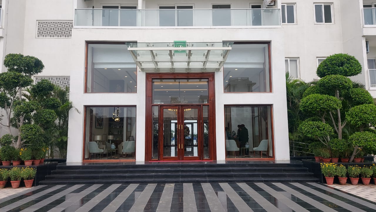 3 BHK + Servant Room Builder Floor For Rent in Central Park Flower Valley Aqua Front Towers