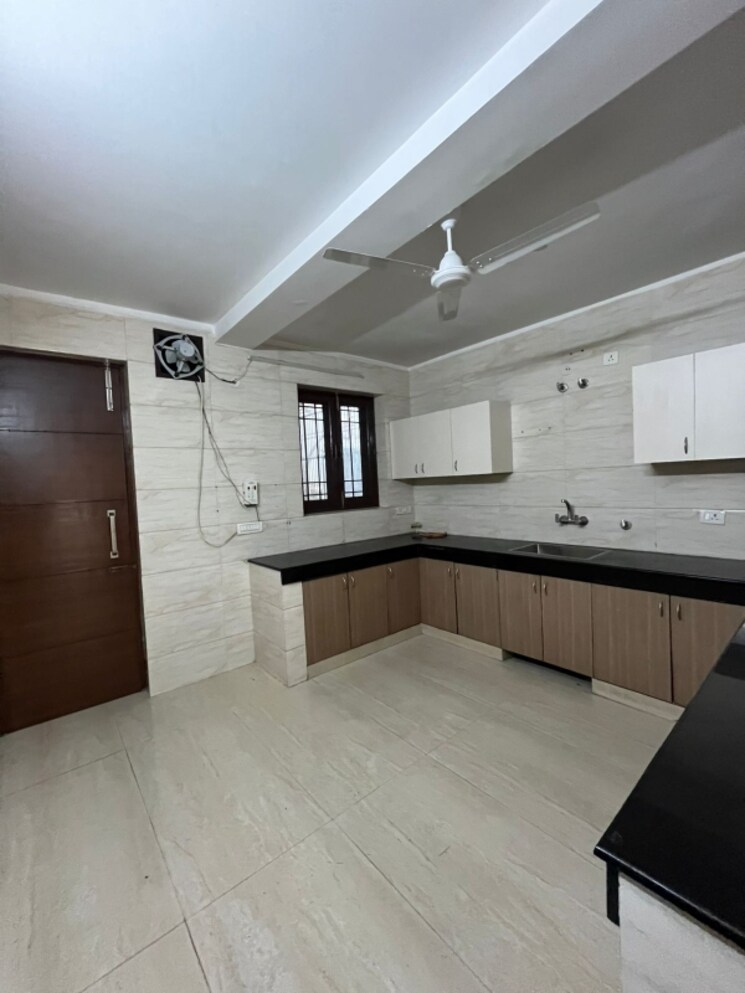 Kitchen, dda-rosewood-apartments 3 Bedroom 1600 Sq.Ft. Apartment In Vasant Kunj Delhi 9177630