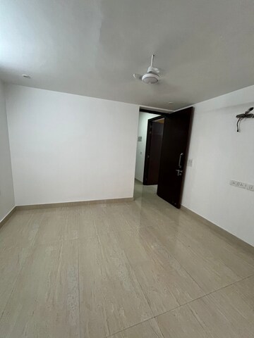 Room in 3 BHK Apartment at DDA Rosewood Apartments, Vasant Kunj – for Rent
