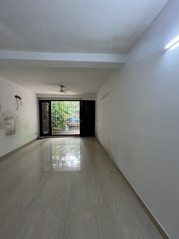 Building Lobby in 3 BHK Apartment at DDA Rosewood Apartments, Vasant Kunj – for Rent