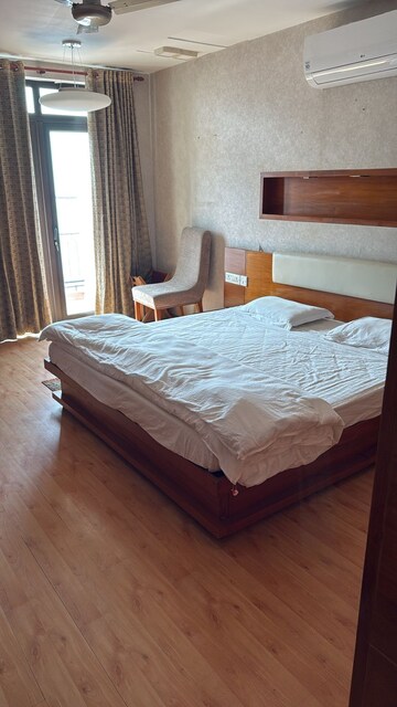 Bedroom in 4 BHK Apartment at DLF Westend Heights, Sector 53 – for Rent