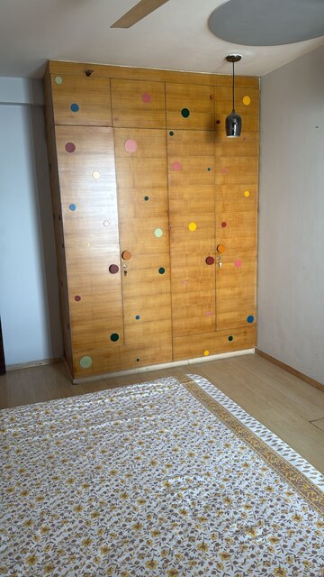Room in 4 BHK Apartment at DLF Westend Heights, Sector 53 – for Rent