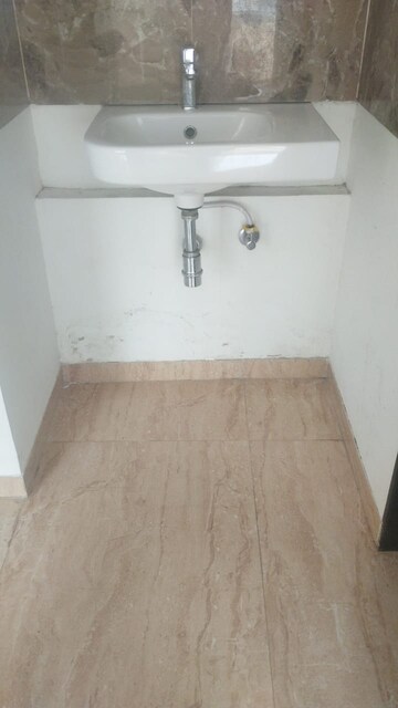 Room in 2 BHK Apartment at VTP Leonara, Mahalunge – for Rent