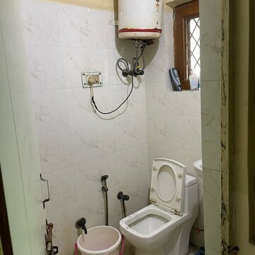 Bathroom in 2 BHK Apartment at Shatabdi Vihar, Sector 52 – for Rent