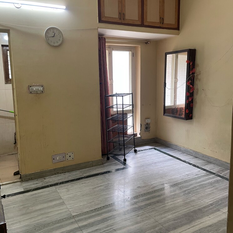 Room, shatabdi-vihar 2 Bedroom 950 Sq.Ft. Apartment In Sector 52 Noida 9177677