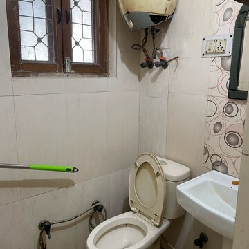 Bathroom in 2 BHK Apartment at Shatabdi Vihar, Sector 52 – for Rent