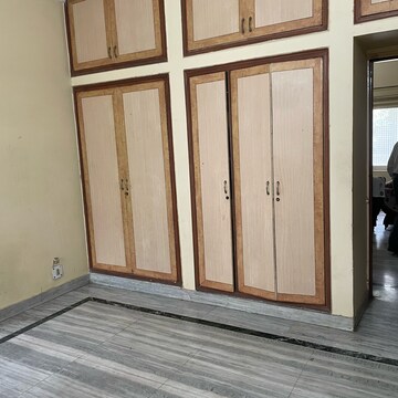 Room in 2 BHK Apartment at Shatabdi Vihar, Sector 52 – for Rent
