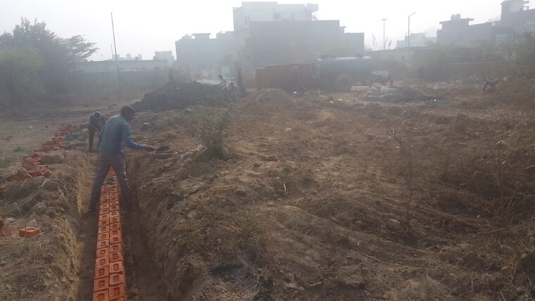 undefined, upsidc site c  323 Sq.Mt. Plot In Upsidc Site C Greater Noida 9177675