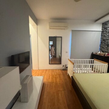 Room in 3 BHK Apartment at Unitech Uniworld Gardens, Islampur – for Rent