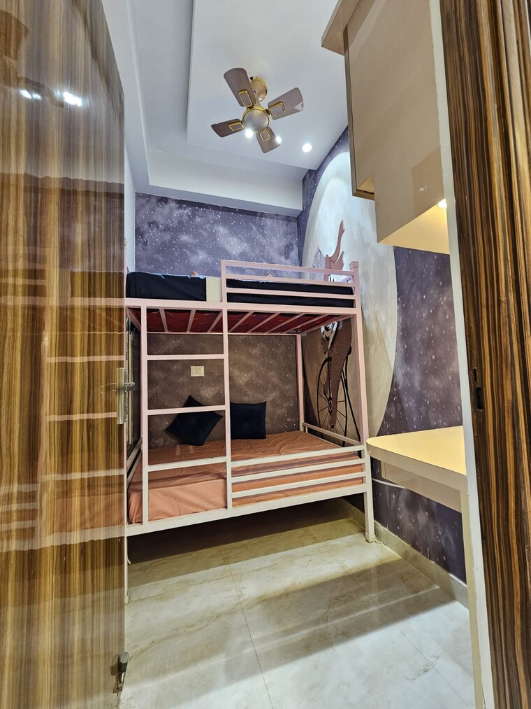 undefined, dlf phase ii 3 Bedroom 1400 Sq.Ft. Builder Floor In Dlf Phase ii Gurgaon 9177822