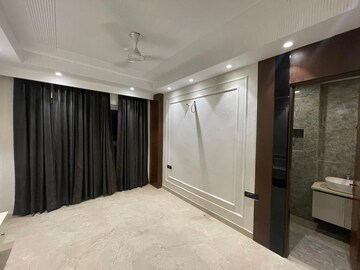 Bedroom in 4 BHK Builder Floor at Aradhya Homes, Sector 67a – for Rent