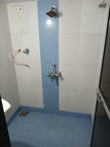 Bathroom in 1 BHK Apartment at Bindra Complex, Andheri East – for Rent