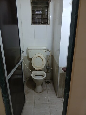 Master Bedroom in 1 BHK Apartment at Bindra Complex, Andheri East – for Rent