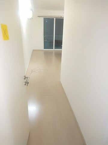 Room in 4 BHK Apartment at DLF The Belaire, Sector 54 – for Rent