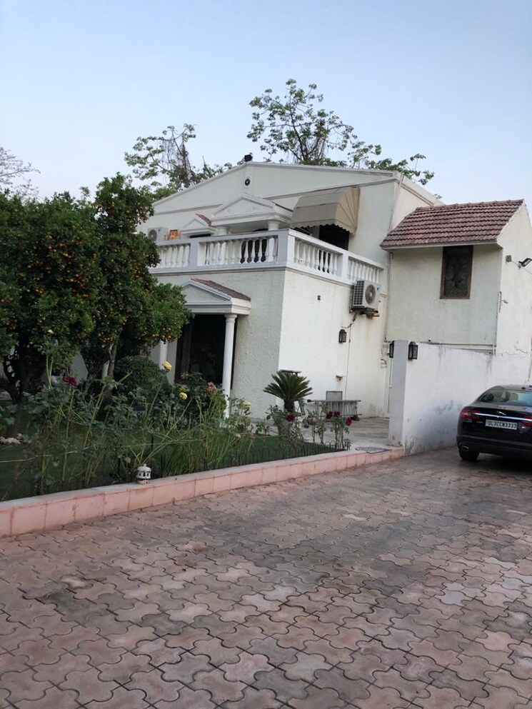 Exterior View, sainik farm 4 Bedroom 1200 Sq.Yd. Villa In Sainik Farm Delhi 9177809